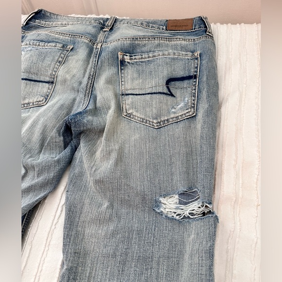 American Eagle Size 2 Distressed Mom Jeans - Picture 6 of 6
